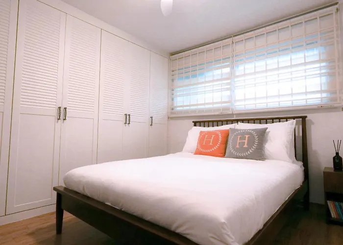 5mins To Dmc Hongdae Sinchon Cozy House 아파트 *