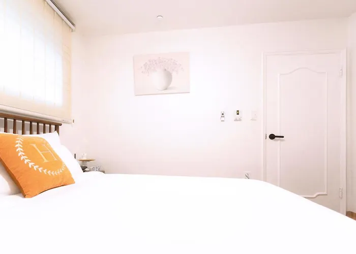 5mins To Dmc Hongdae Sinchon Cozy House 서울특별시